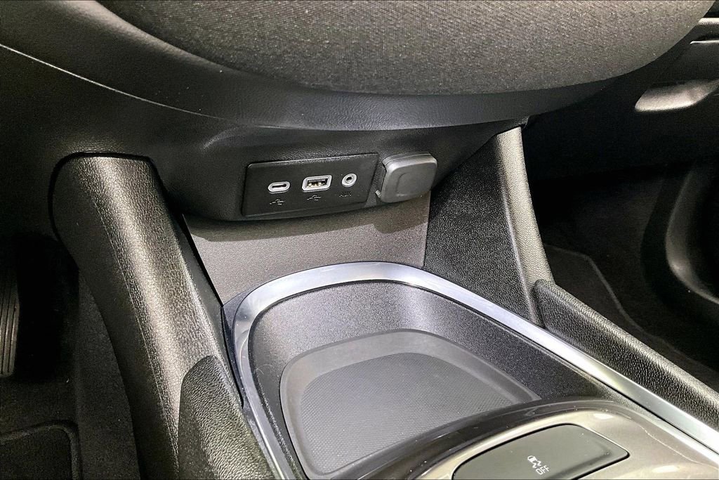 Used 2022 Chevrolet Malibu LT image 32