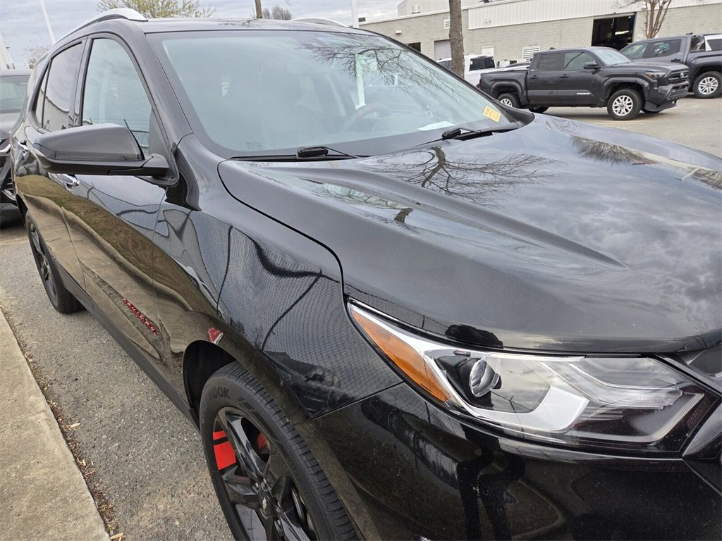 Used 2020 Chevrolet Equinox Premier w/ Premier Redline Edition image 8