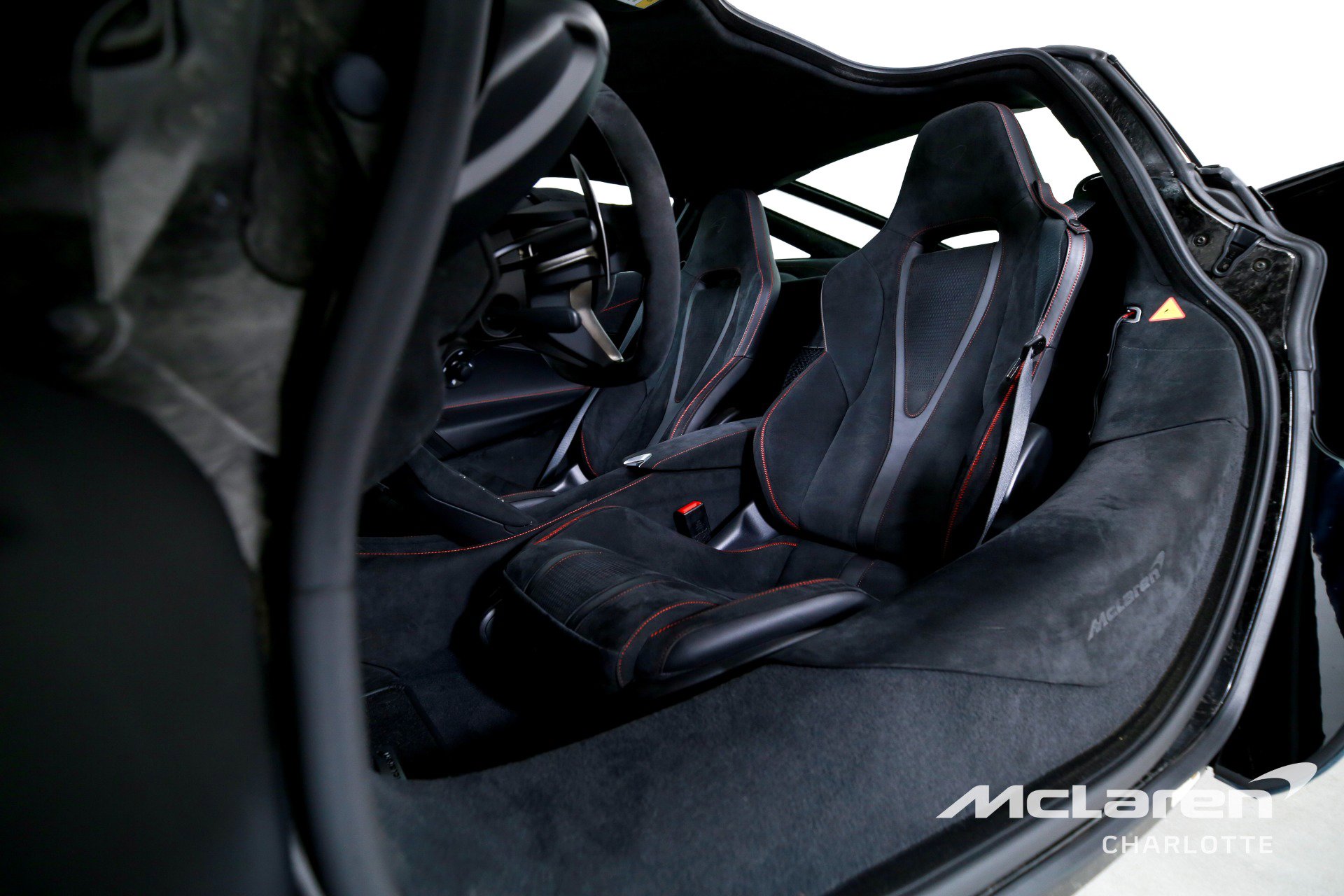 Used 2025 McLaren 750S image 12