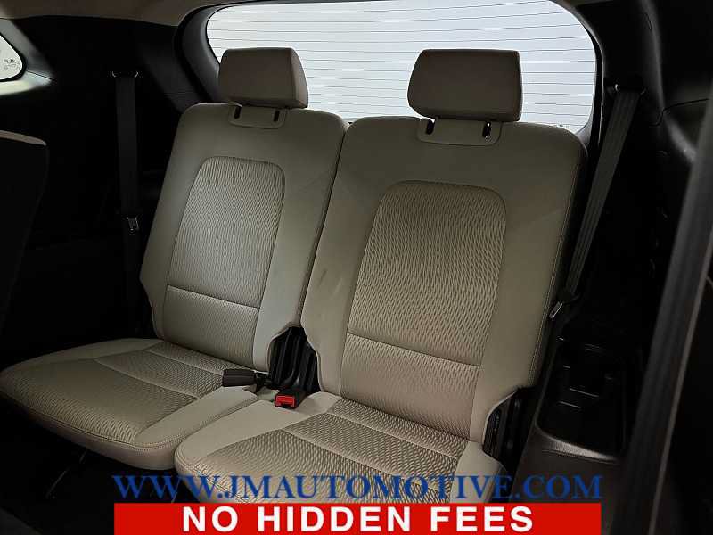 Used 2014 Hyundai Santa Fe GLS AWD/4WD image 16