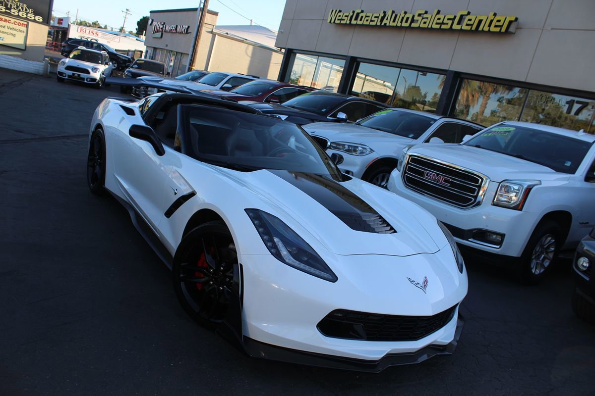 Used 2018 Chevrolet Corvette Stingray Coupe w/ 1LT RWD image 39