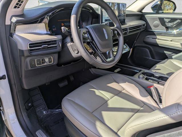 New 2026 Lincoln Corsair Premiere image 3