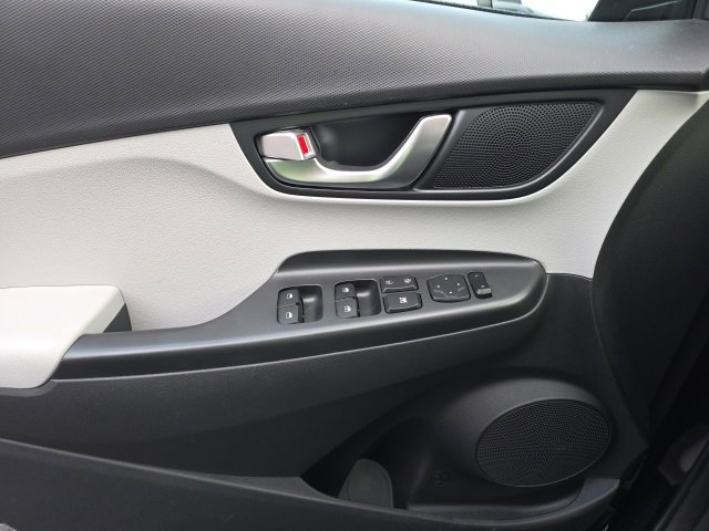 Certified 2023 Hyundai Kona SE w/ Cargo Package image 10