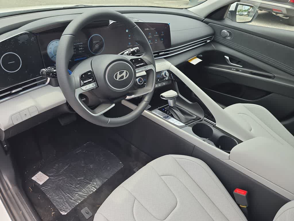 New 2026 Hyundai Elantra Limited FWD image 15