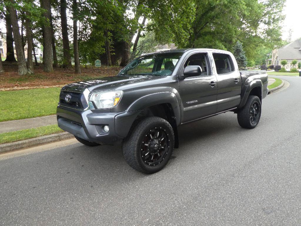 Used 2015 Toyota Tacoma 4x4 Double Cab w/ SR5 Package image 26