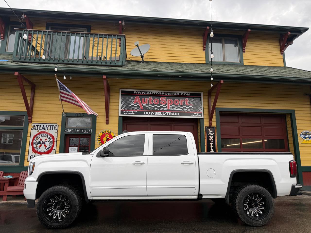 Used 2017 GMC Sierra 1500 SLT w/ All Terrain Package AWD/4WD image 4