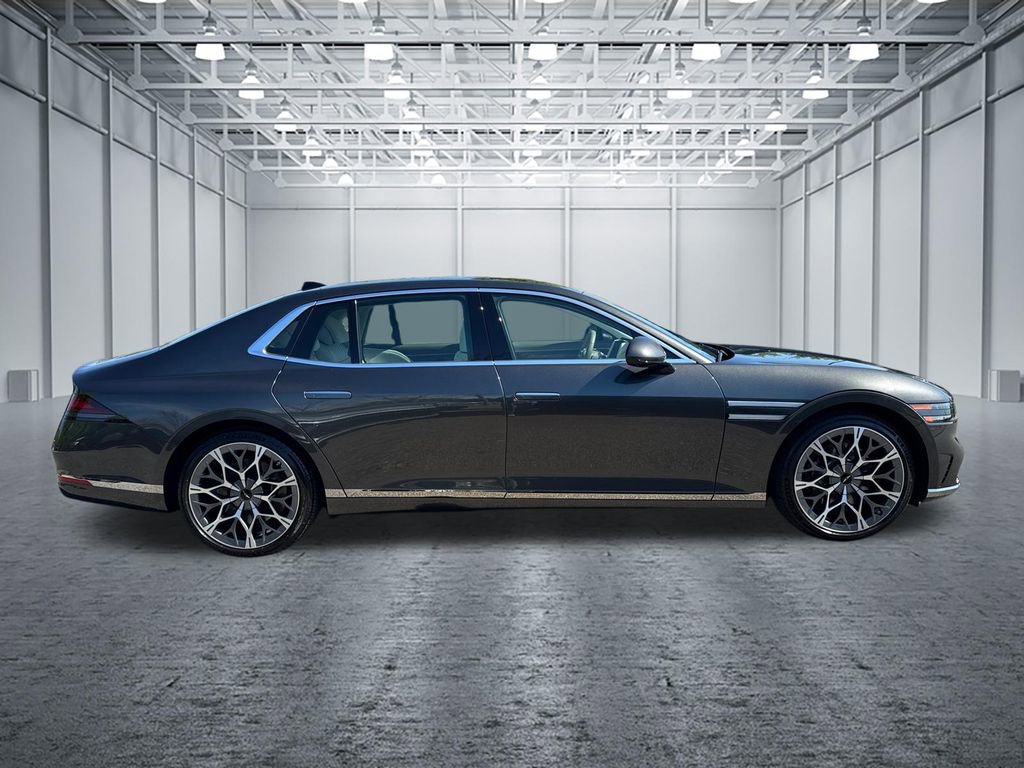 Used 2025 Genesis G90 3.5T image 8