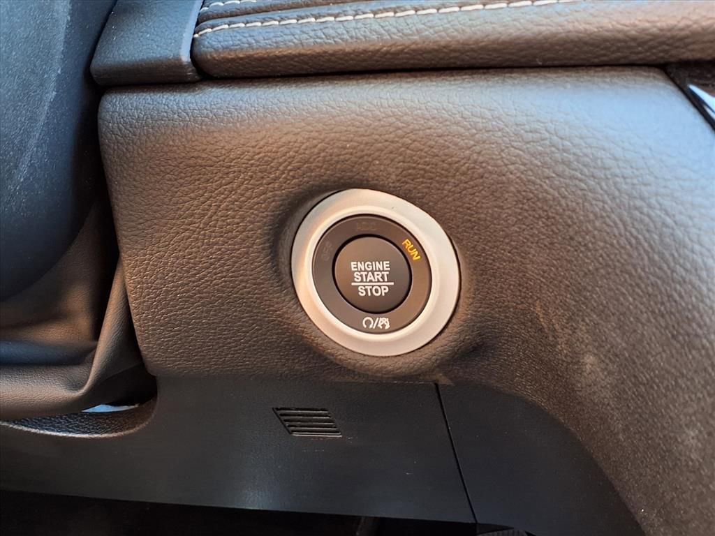 New 2026 Chrysler Pacifica Select image 14