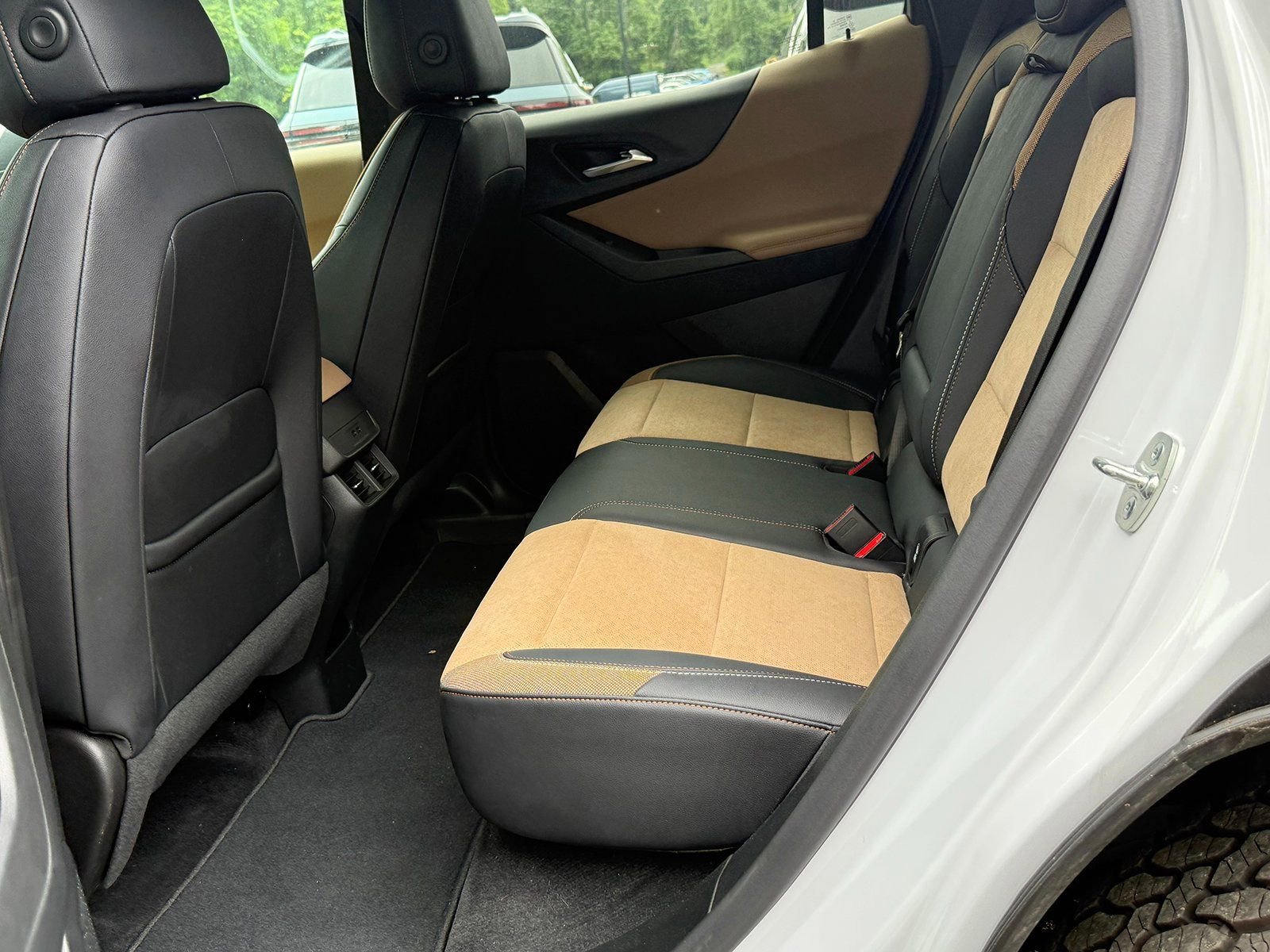 New 2025 Chevrolet Equinox ACTIV w/ Safety and Technology Package image 65