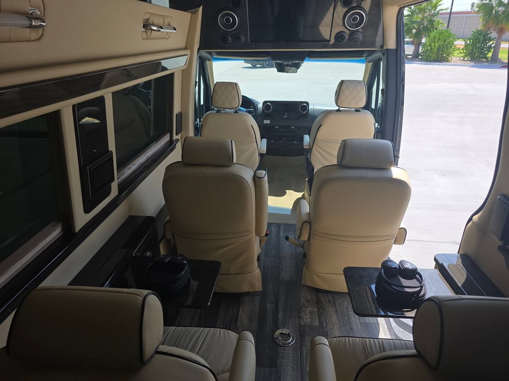 Used 2020 Mercedes-Benz Sprinter 3500 image 21