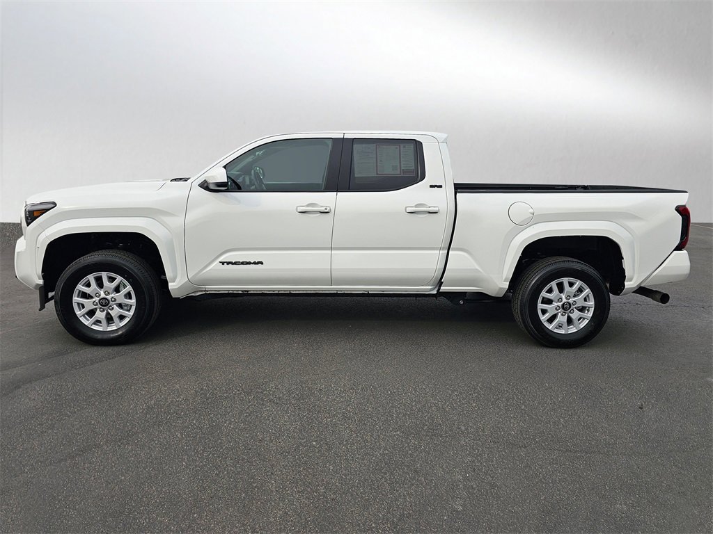 Used 2025 Toyota Tacoma SR5 image 2