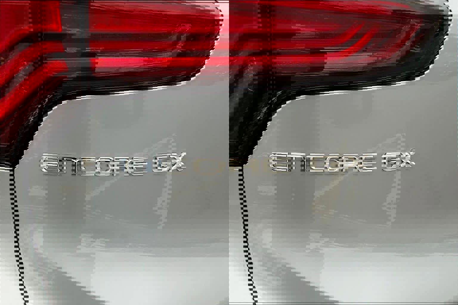 Used 2024 Buick Encore GX Sport Touring image 29