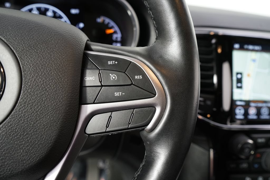 Used 2021 Jeep Grand Cherokee Laredo X AWD/4WD image 34