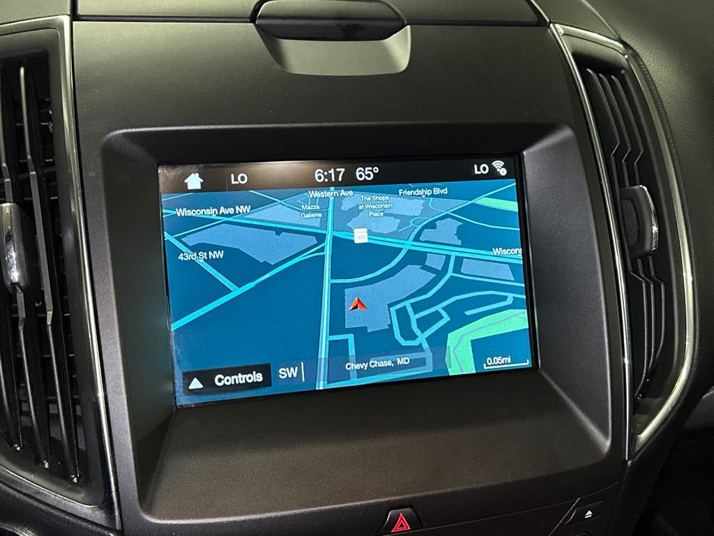 Used 2018 Ford Edge Titanium w/ Equipment Group 301A AWD/4WD image 31