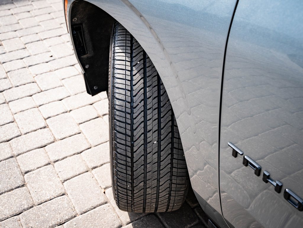 Used 2025 Chevrolet Tahoe High Country image 42