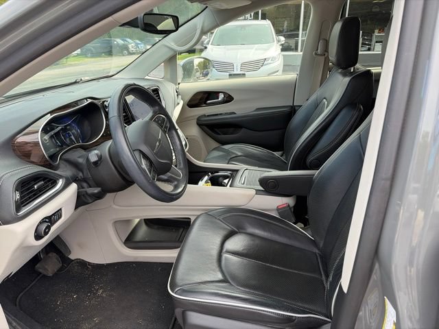 Used 2022 Chrysler Pacifica Limited FWD image 11