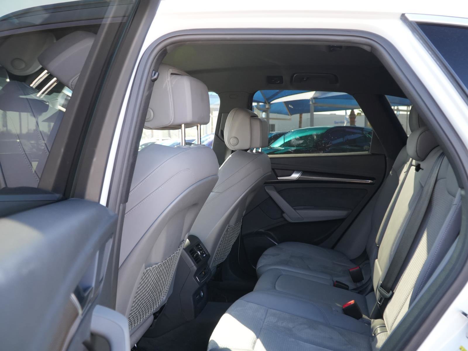 Used 2022 Audi SQ5 Premium w/ Convenience Package image 16