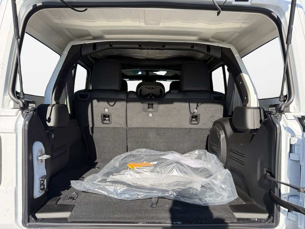 New 2026 Jeep Wrangler Unlimited Sahara AWD/4WD image 18