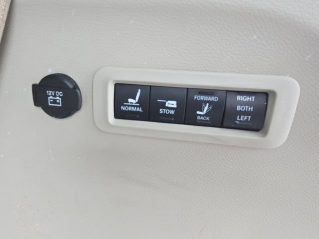 Used 2021 Chrysler Pacifica Limited w/ Premium & Safety Sphere Group AWD/4WD image 16