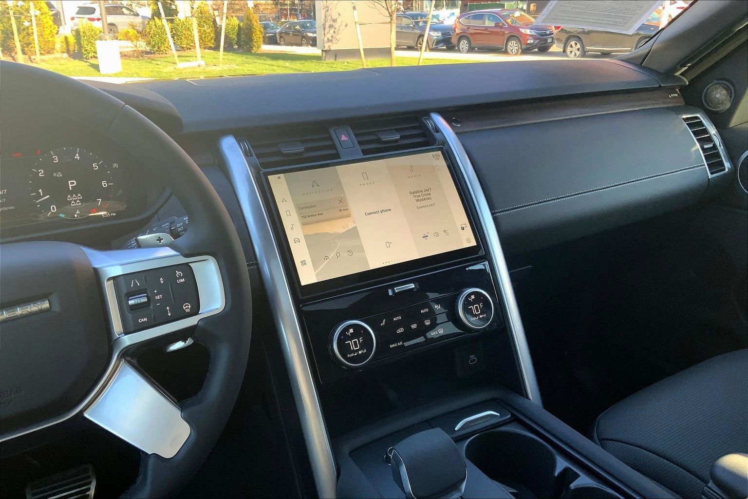 Used 2025 Land Rover Discovery Dynamic SE AWD/4WD image 6