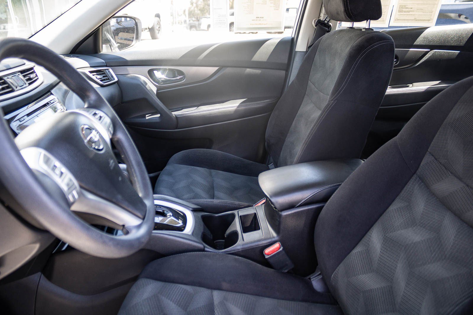 Used 2014 Nissan Rogue S FWD image 24