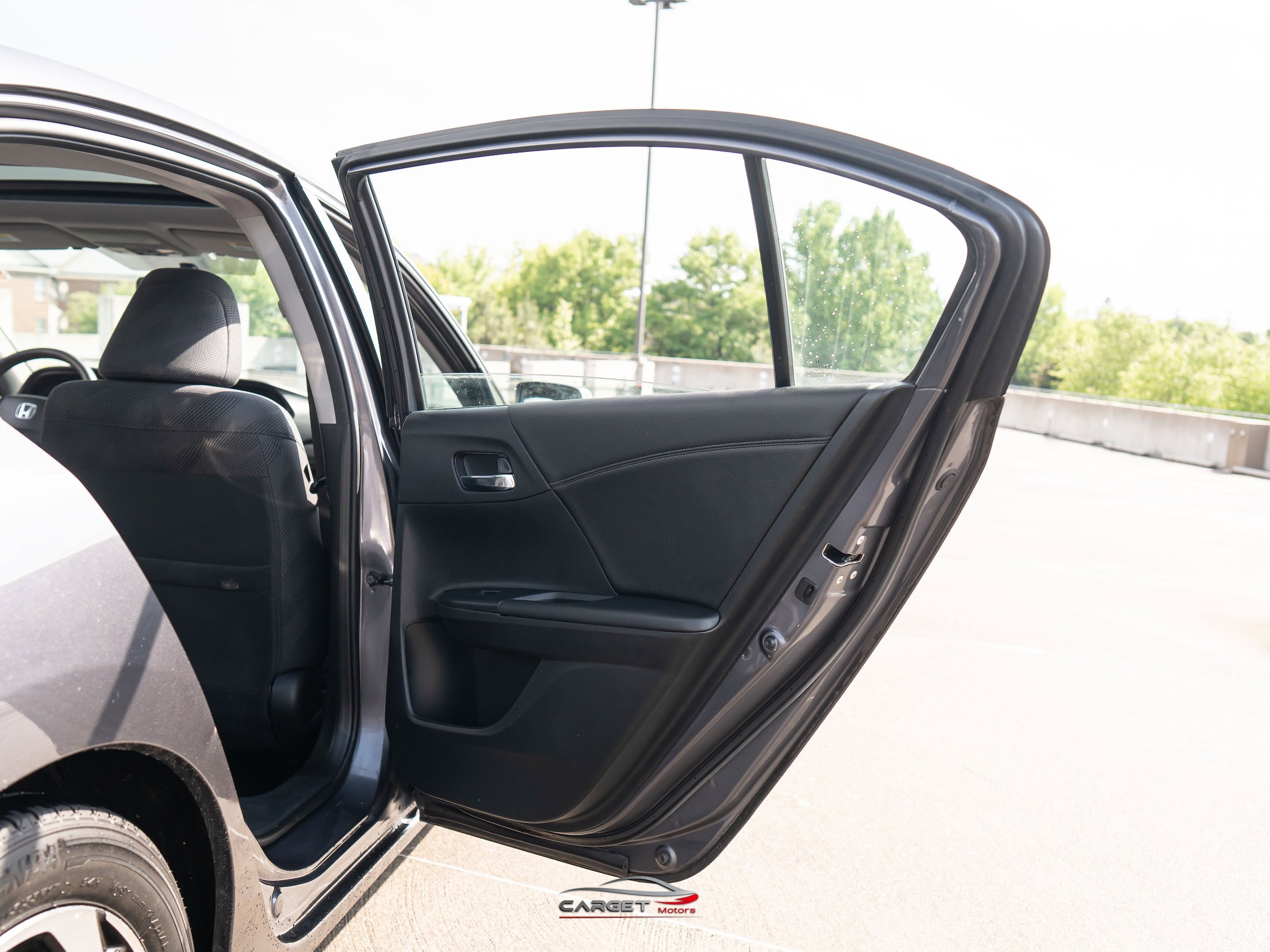 Used 2017 Honda Accord EX image 40