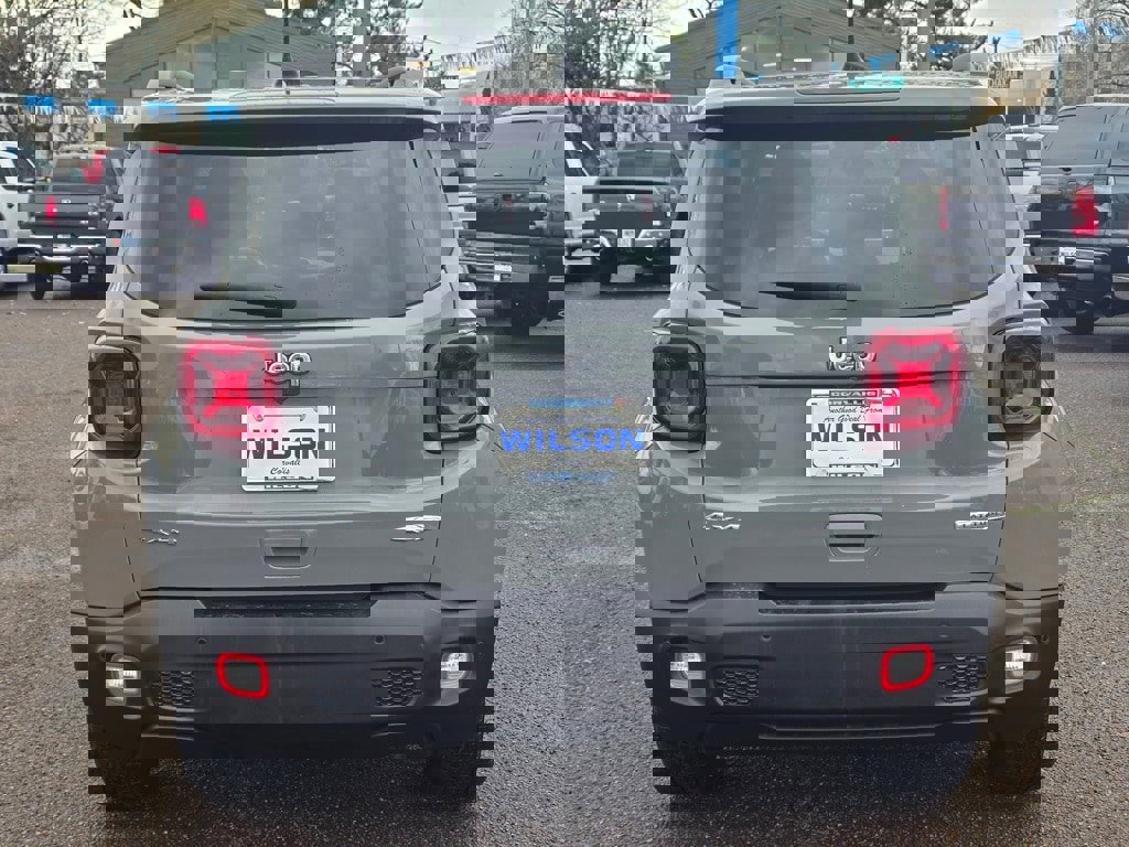 Used 2021 Jeep Renegade Latitude w/ Luxury Group I image 7