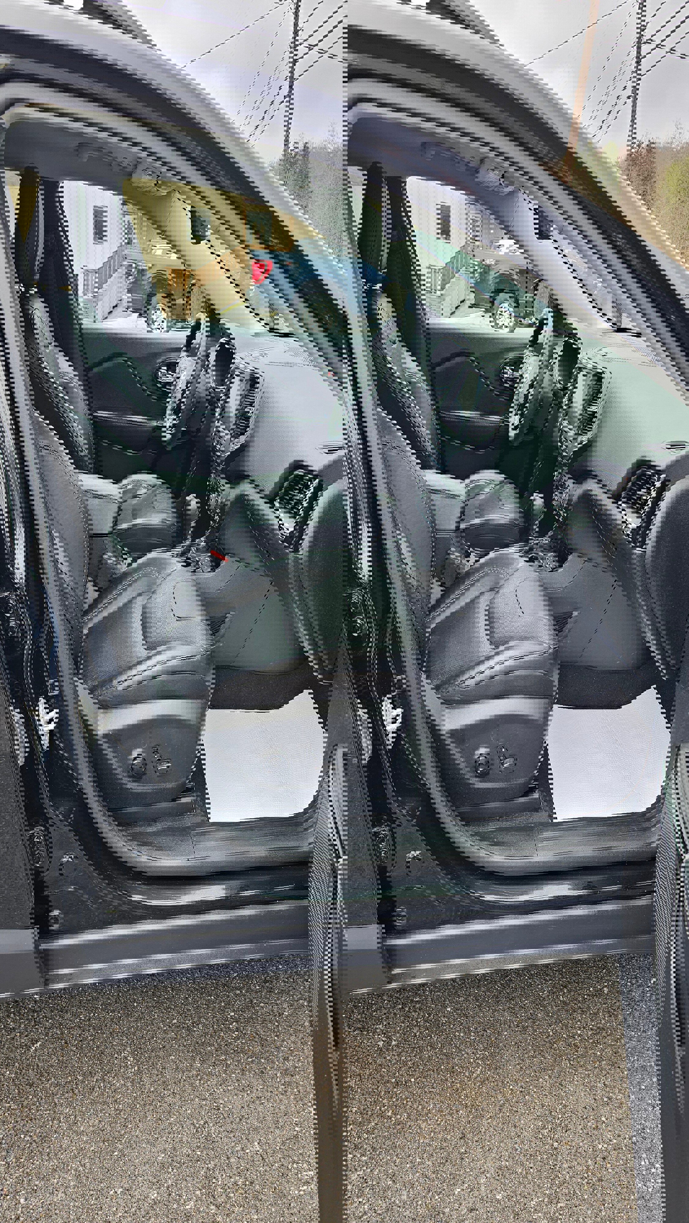 Used 2023 Jeep Cherokee Altitude Lux image 5