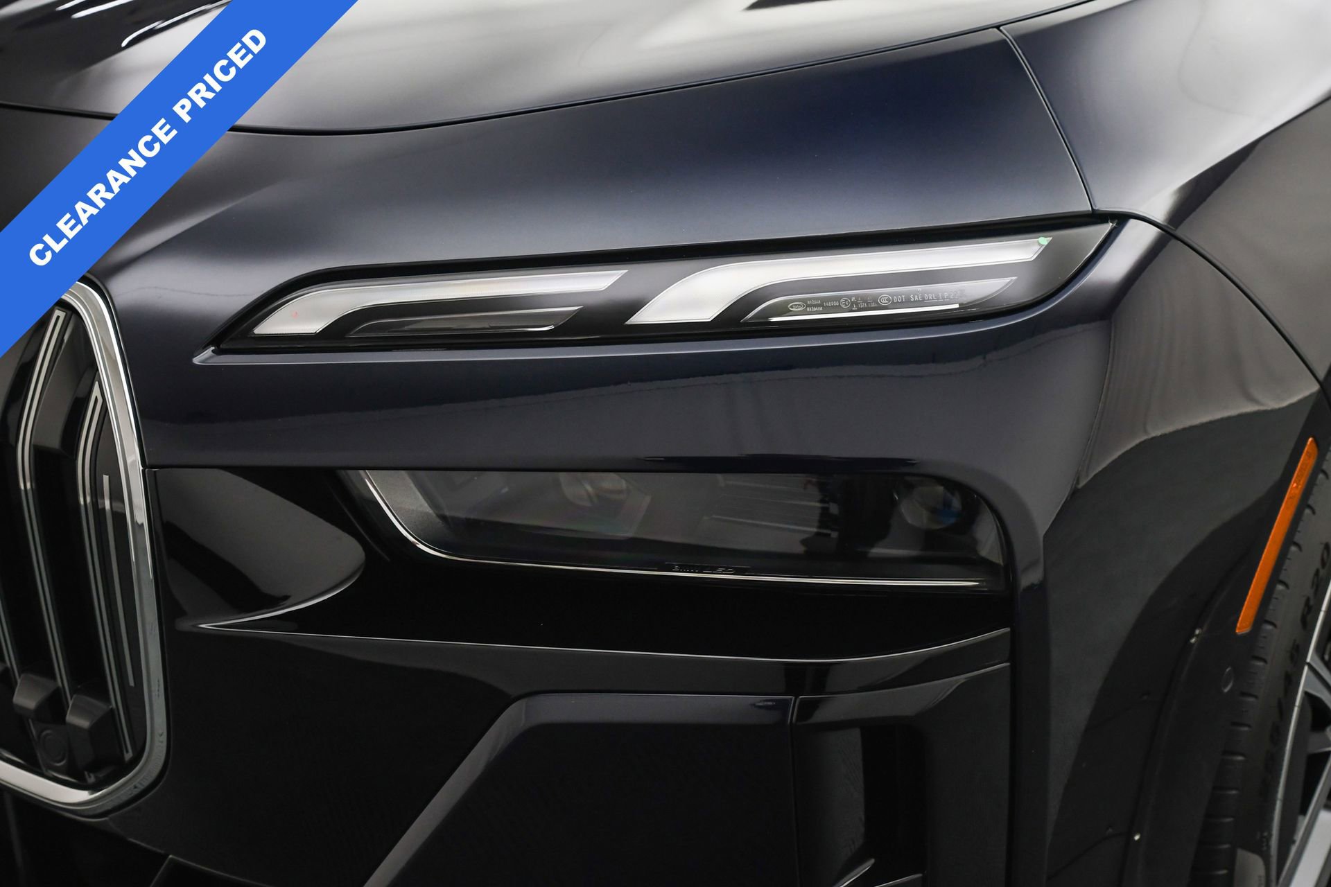 Used 2024 BMW 760i xDrive w/ Premium Package 2 image 29