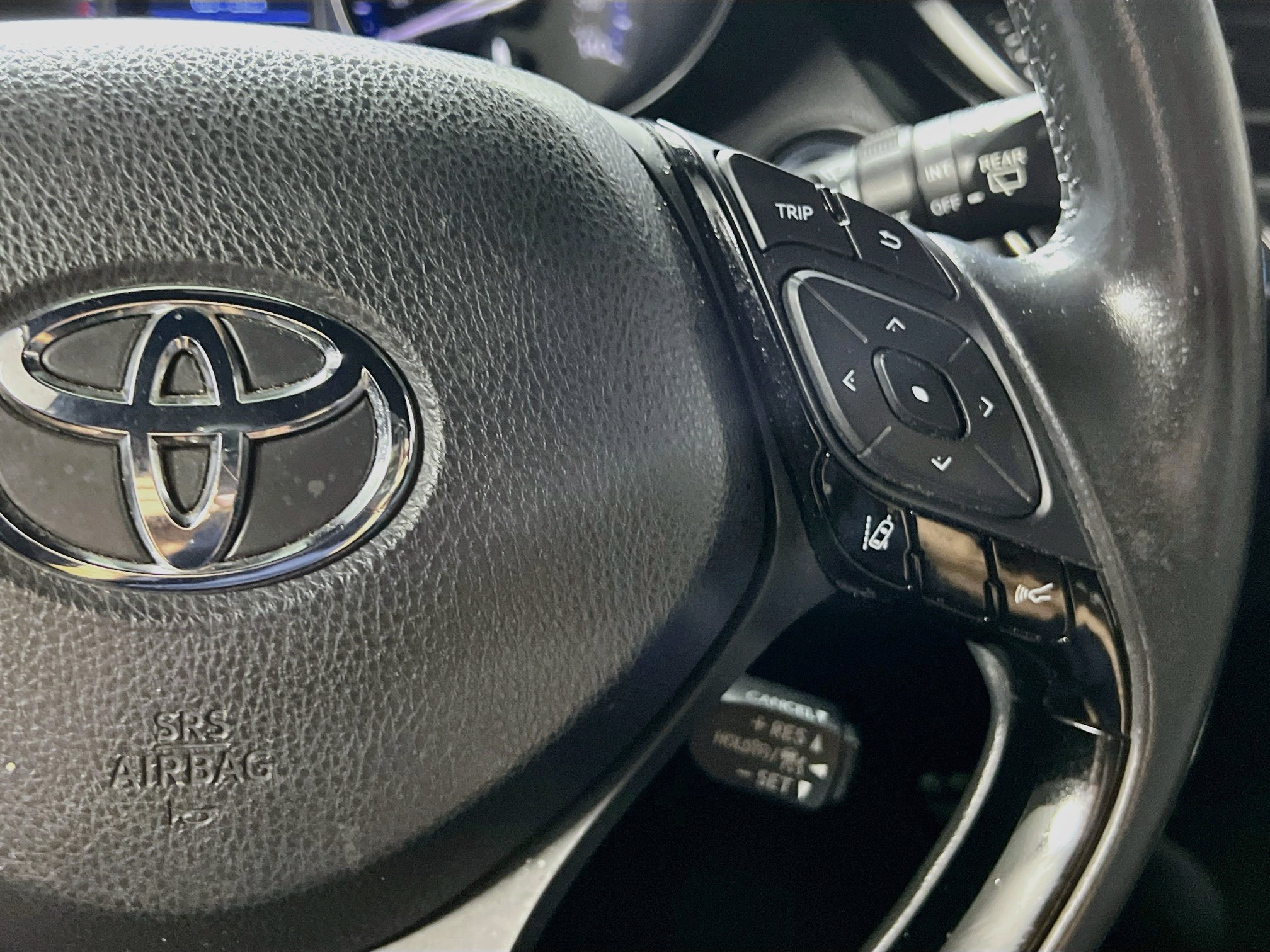Used 2020 Toyota C-HR XLE FWD image 20