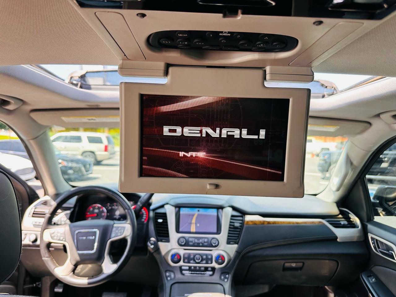 Used 2015 GMC Yukon Denali w/ Premium Package AWD/4WD image 35