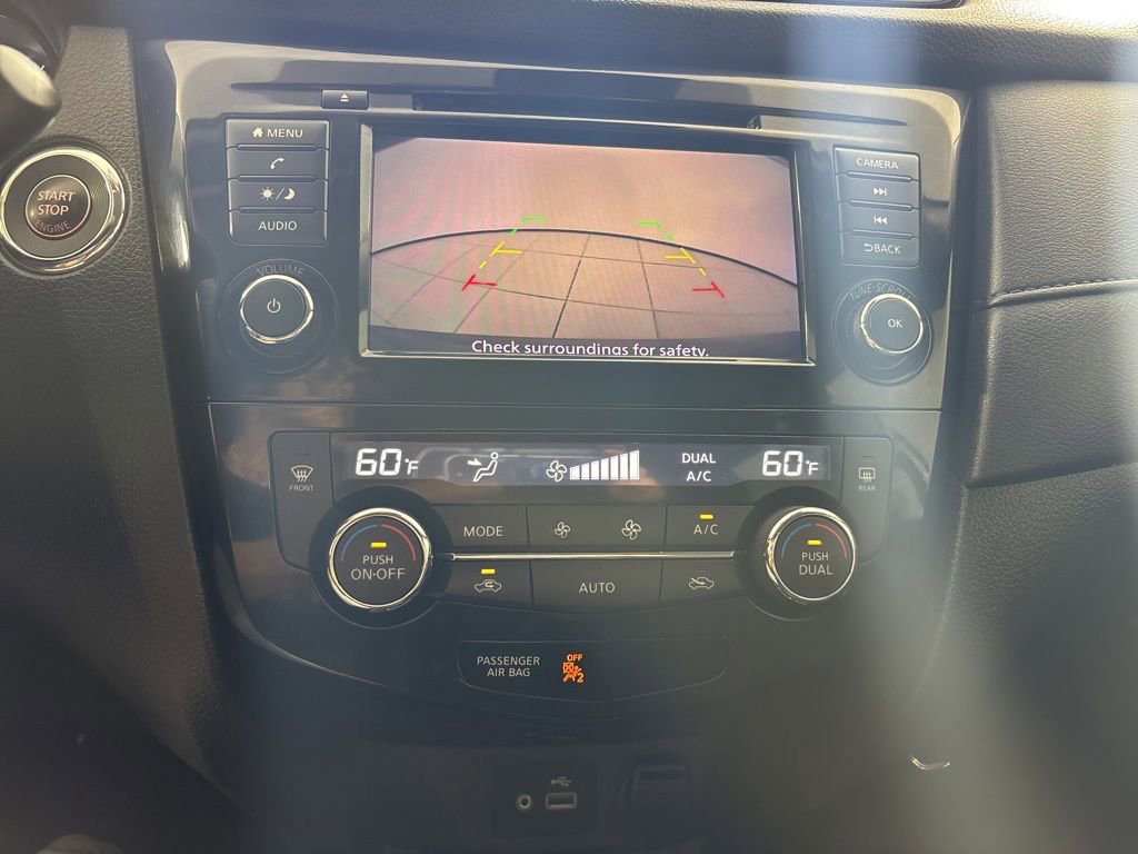 Used 2020 Nissan Rogue SV image 32