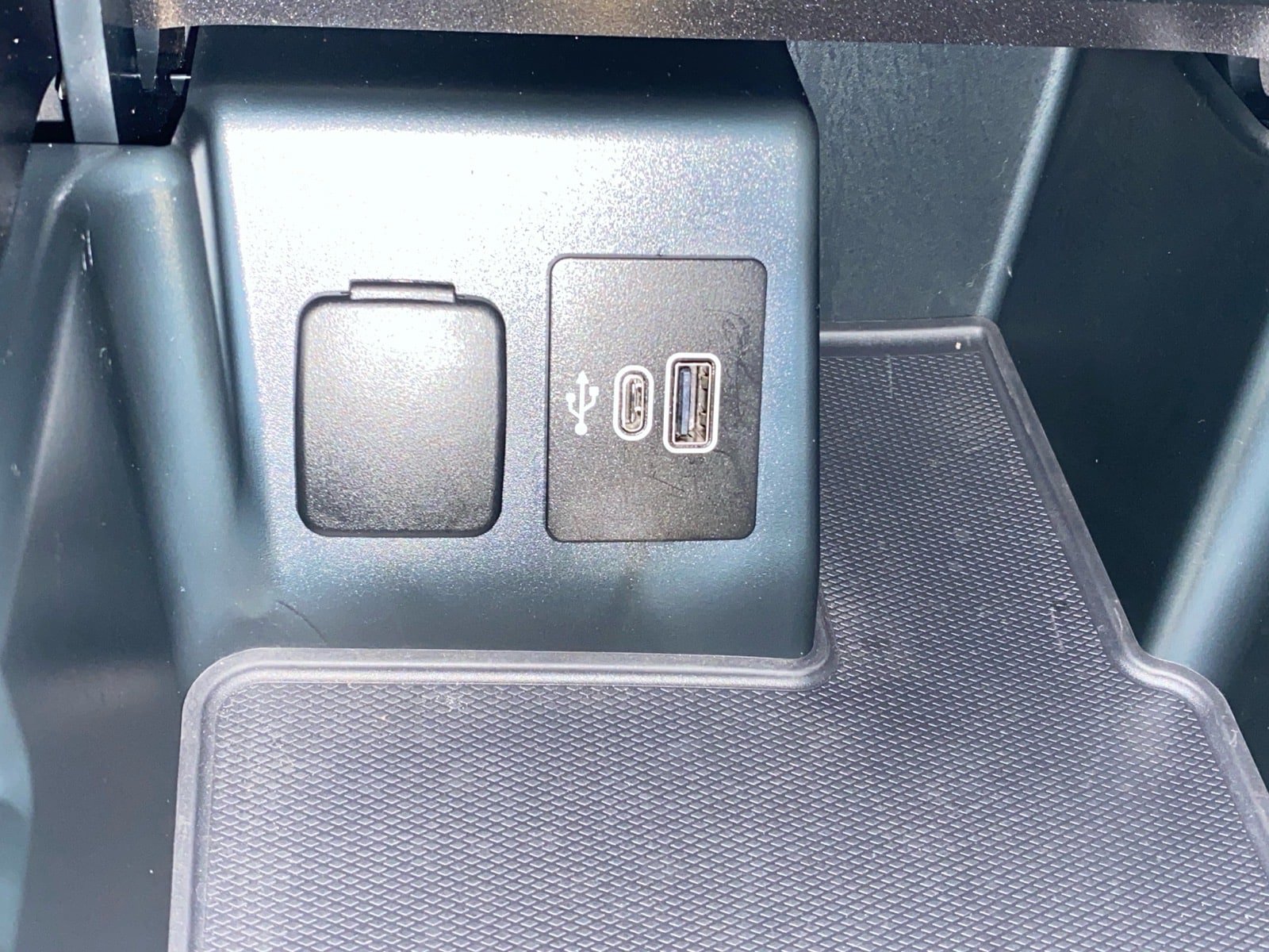 Used 2025 Ford Explorer ST-Line AWD/4WD image 14