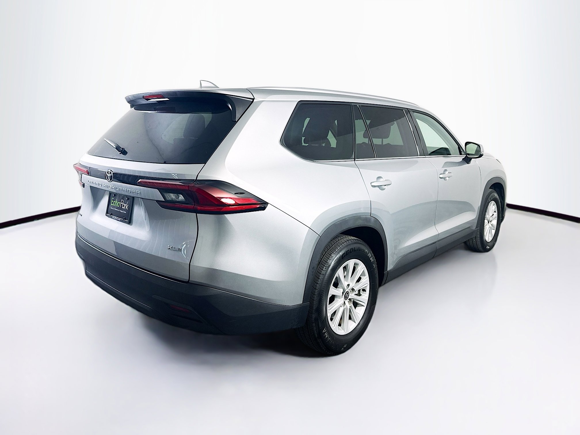 Used 2025 Toyota Grand Highlander AWD image 9