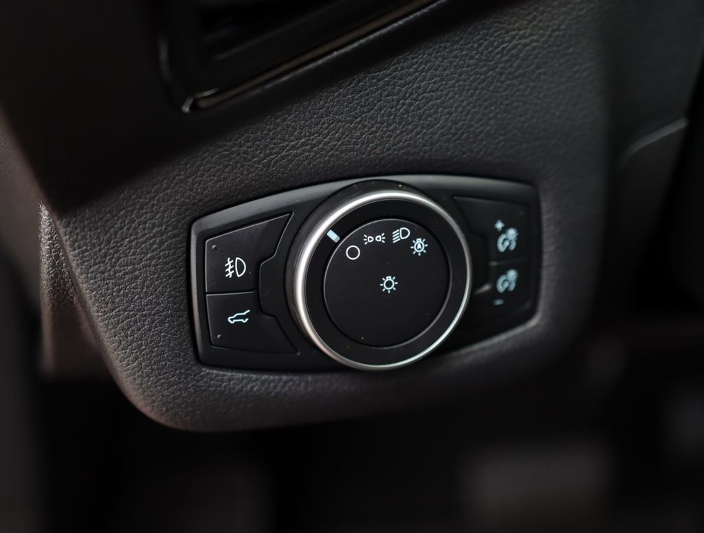 Used 2017 Ford Escape Titanium AWD/4WD image 10