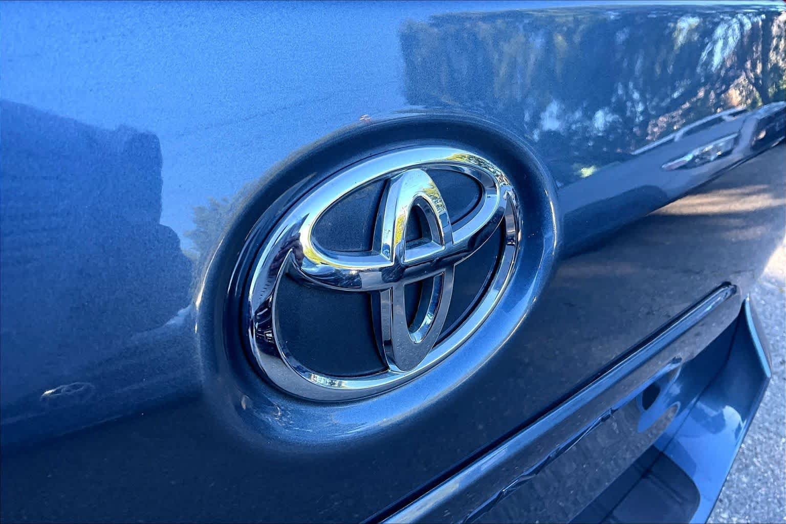Used 2017 Toyota Sienna LE FWD image 29