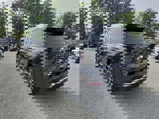 New 2025 Chevrolet Suburban LT w/ Comfort Package image 8