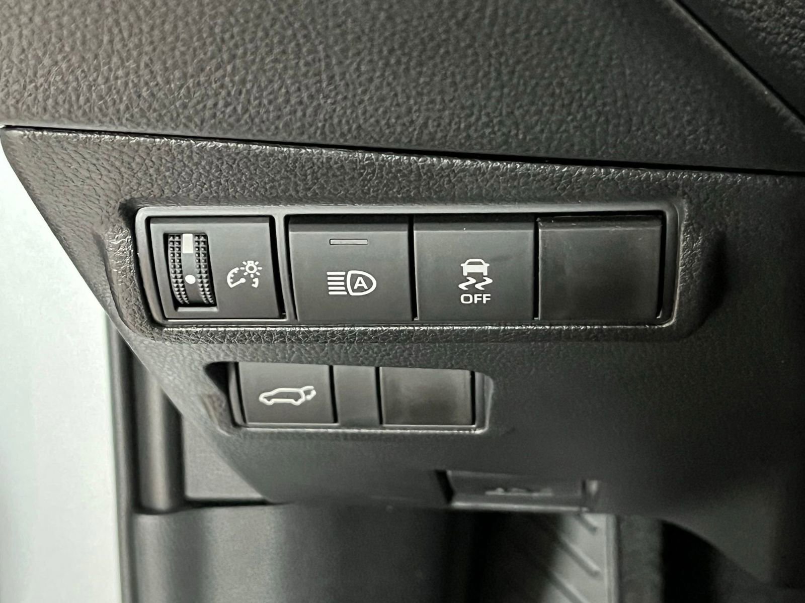 New 2026 Toyota Corolla Cross XLE AWD/4WD image 32
