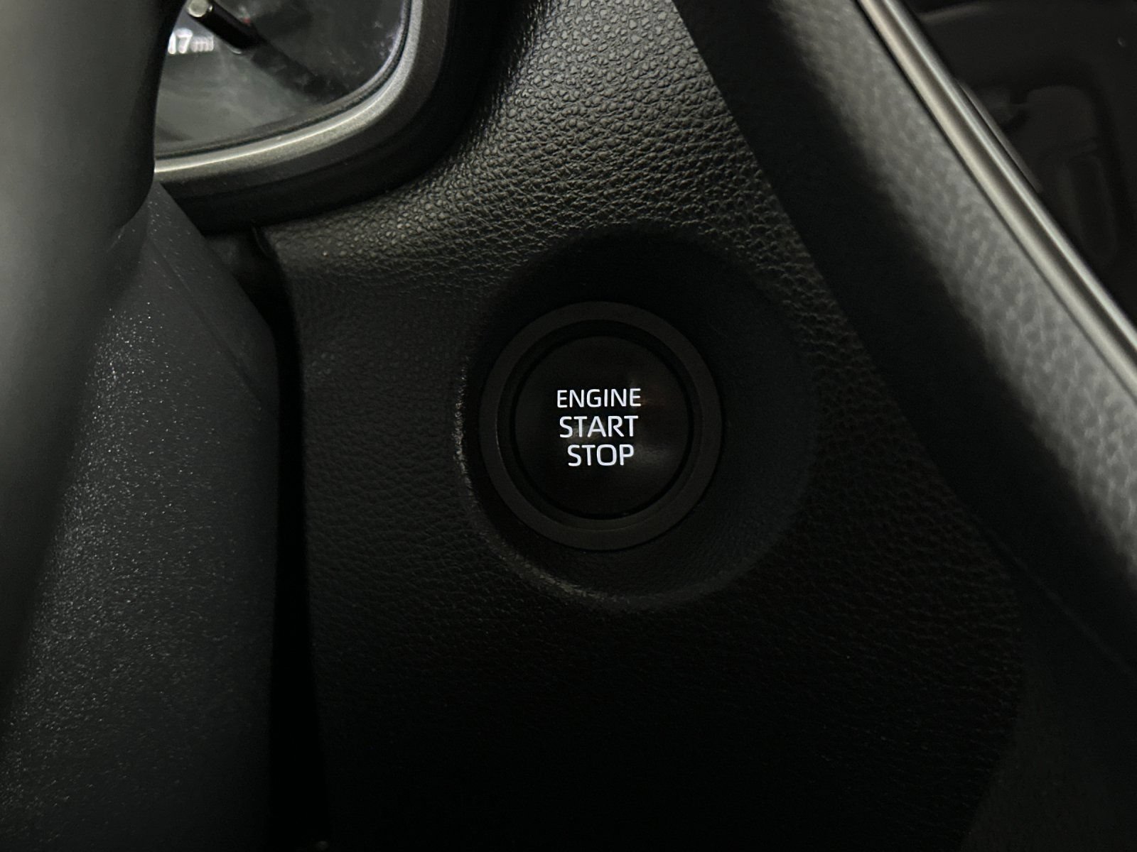 Used 2025 Toyota Corolla Cross XLE FWD image 20