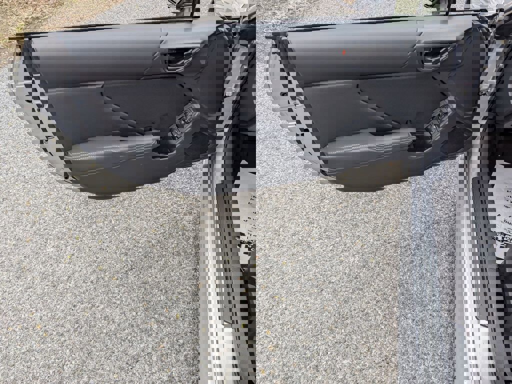 Used 2025 Toyota GR86 w/ ALL Weather Mat Package (TMS) RWD image 7