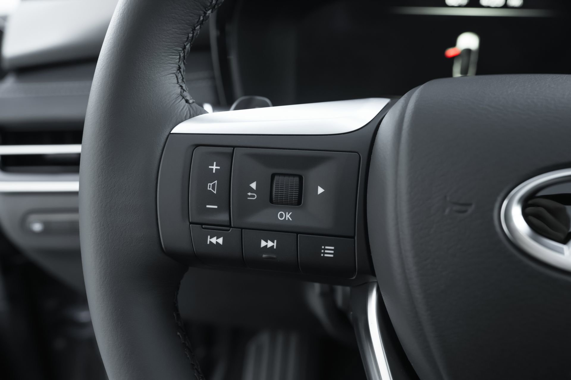 New 2026 INFINITI QX60 Luxe w/ Cargo Package image 15