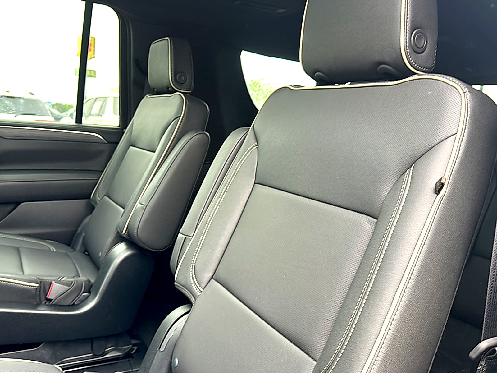 Used 2023 GMC Yukon XL SLT w/ SLT Premium Package AWD/4WD image 20