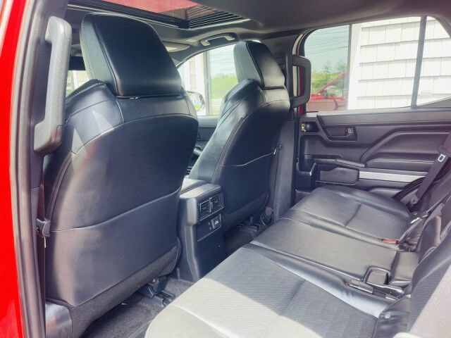 Used 2025 Toyota 4Runner TRD Off-Road Premium AWD/4WD image 16