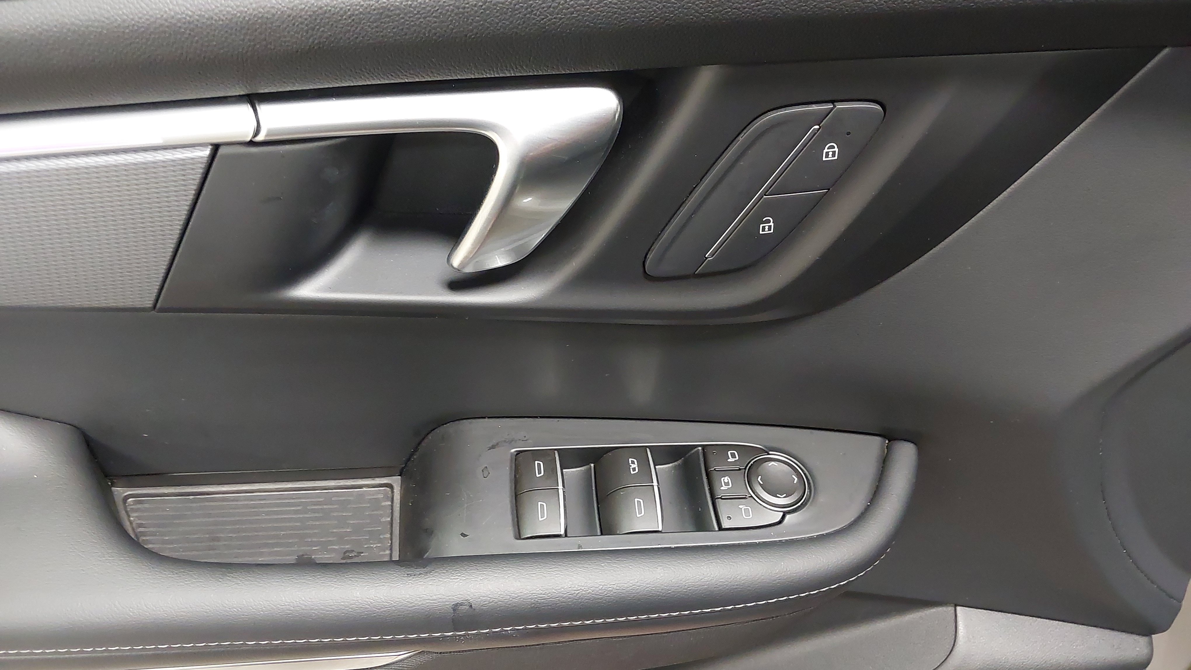 Used 2026 Buick Enclave Sport Touring AWD/4WD image 19