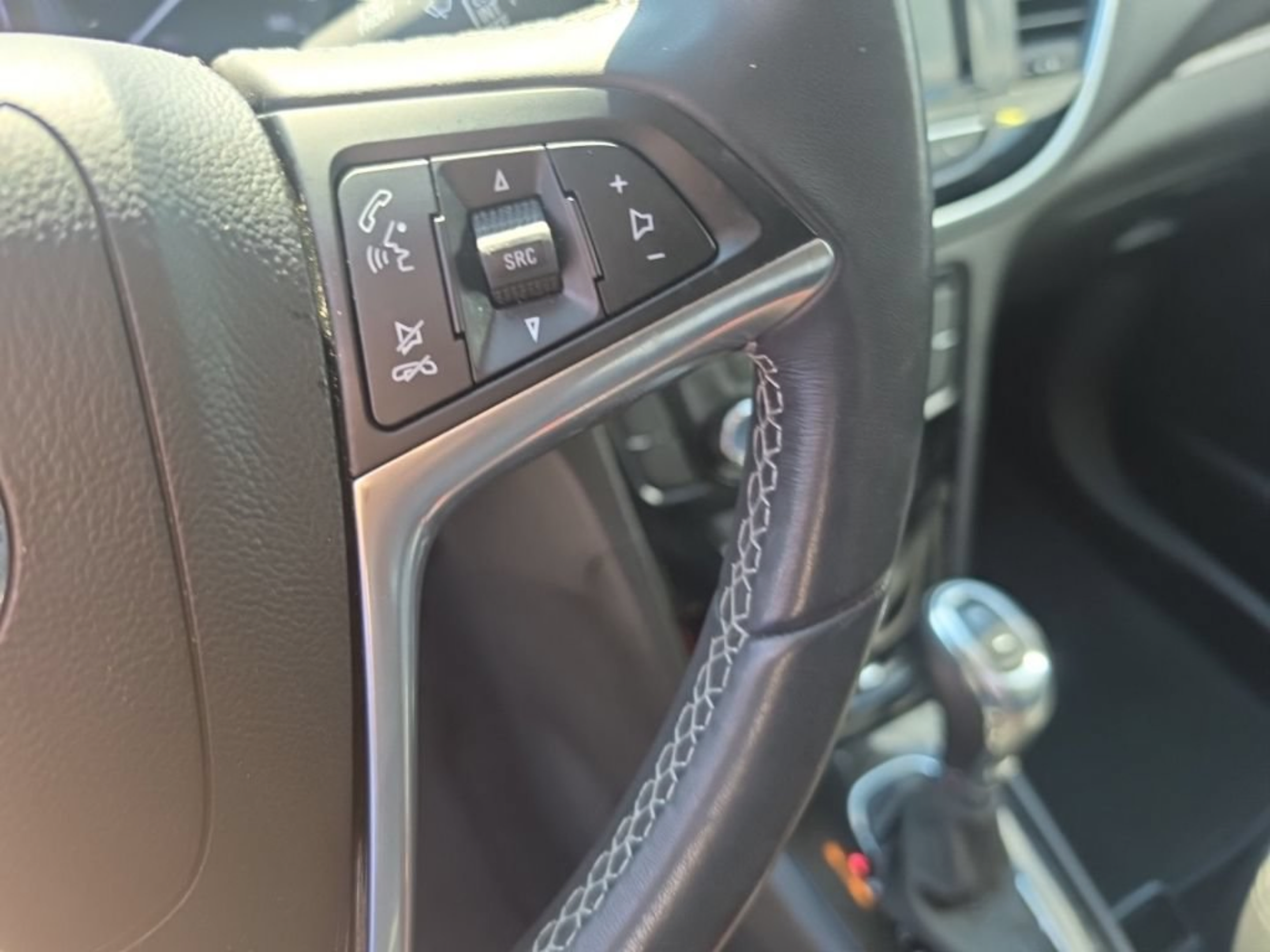 Used 2022 Buick Encore Preferred FWD image 16