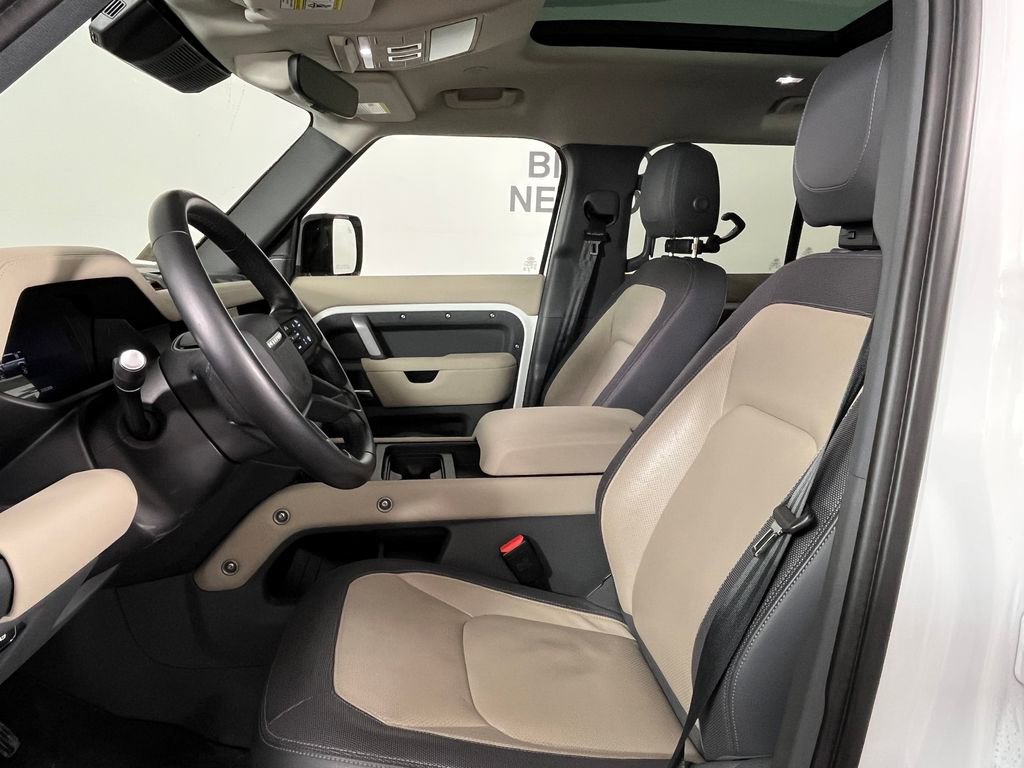 Used 2024 Land Rover Defender 110 X-Dynamic SE image 12