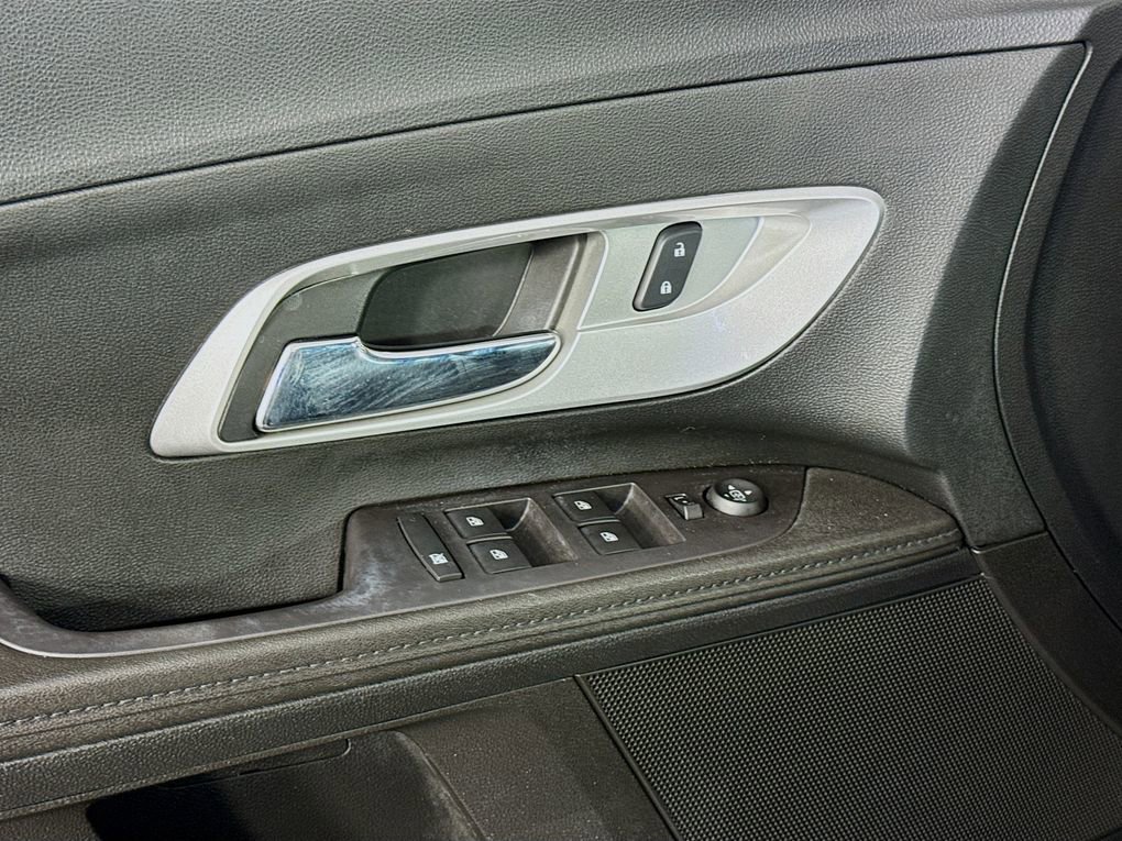 Used 2017 Chevrolet Equinox LS image 17