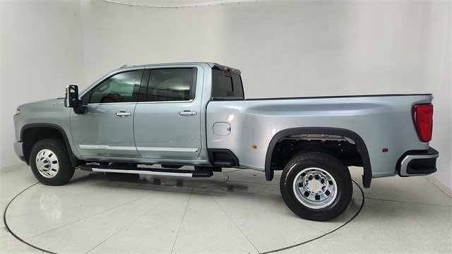 Used 2024 Chevrolet Silverado 3500 High Country image 4