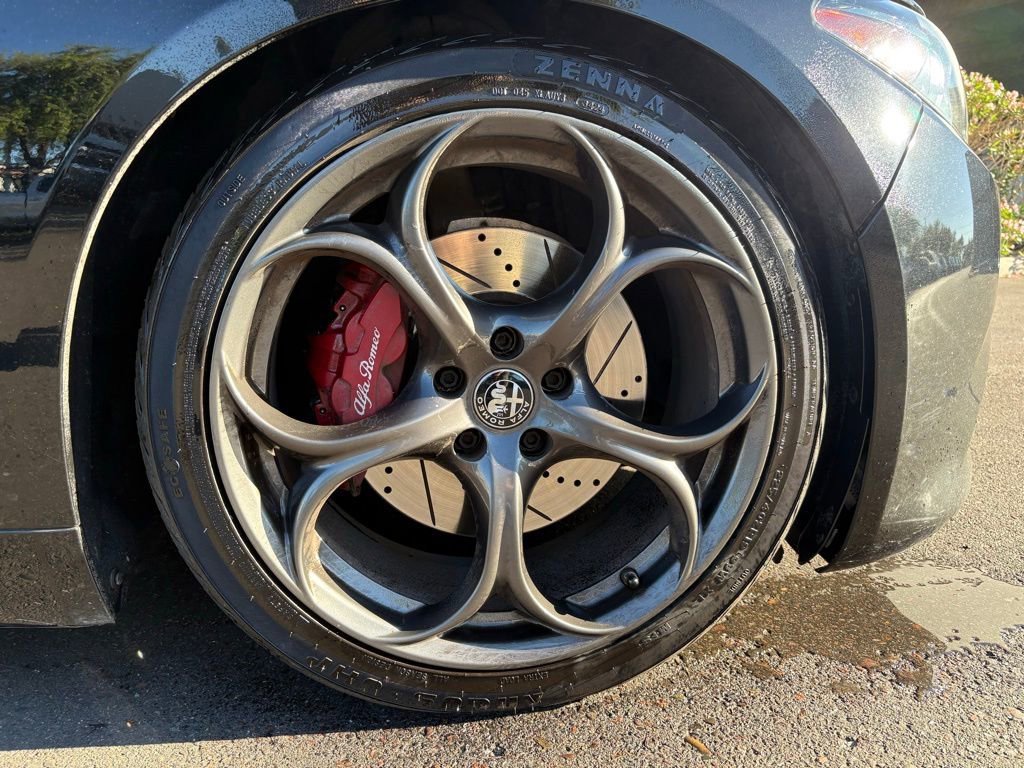 Used 2019 Alfa Romeo Giulia Ti Sport w/ Quick Order Package 22U Sport image 5