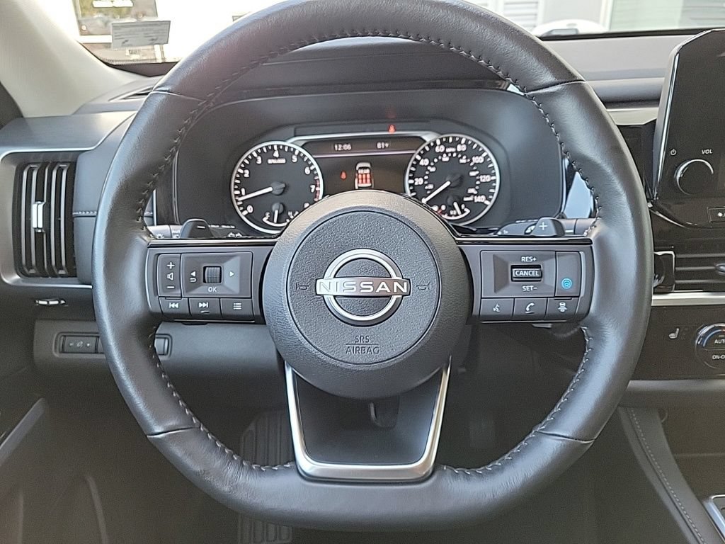Used 2025 Nissan Pathfinder SL AWD/4WD image 23